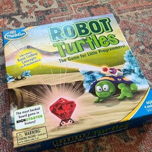 ThinkFun Robot Turtles Game - 100% complete! Almost new